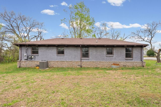 549 Swan Ave, Hohenwald, TN 38462
