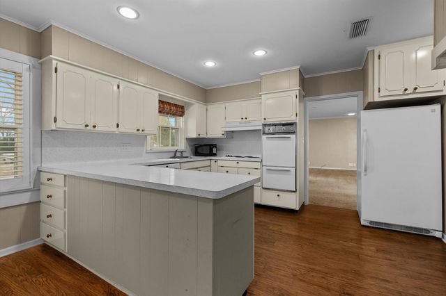 405 S Evenside, Henderson, TX 75654