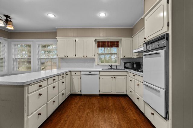 405 S Evenside, Henderson, TX 75654