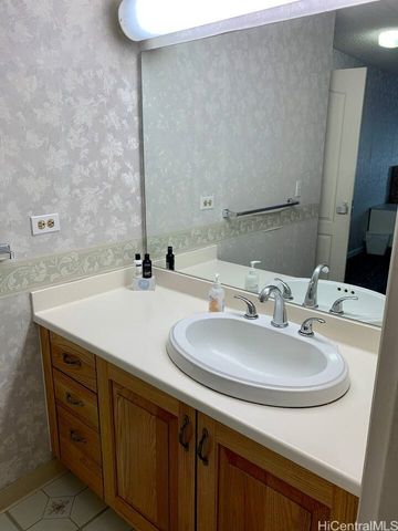 2240 Kuhio Avenue 3204, Honolulu, HI 96815