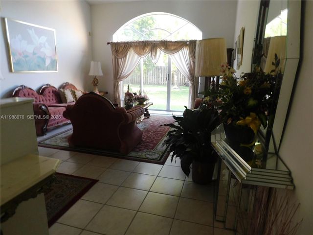 15871 SW 82nd St, Miami, FL 33193