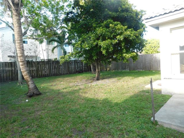 15871 SW 82nd St, Miami, FL 33193