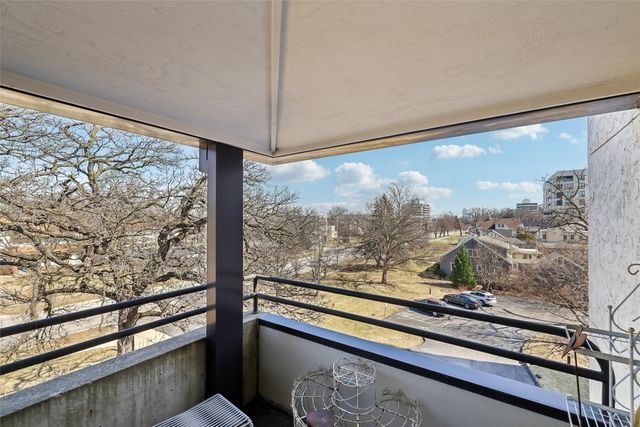 3930 Grand Avenue 402, Des Moines, IA 50312