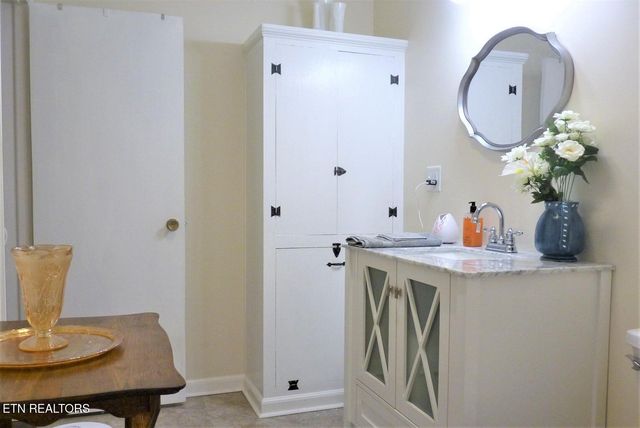 191 Walker Ford Rd, Maynardville, TN 37807