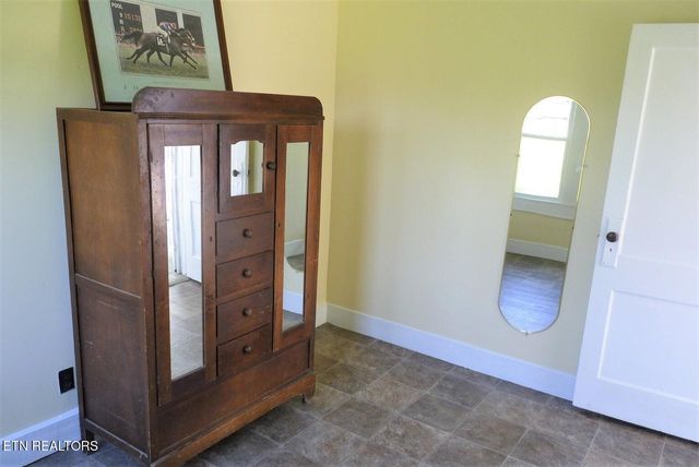 191 Walker Ford Rd, Maynardville, TN 37807