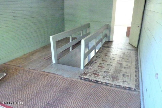 191 Walker Ford Rd, Maynardville, TN 37807