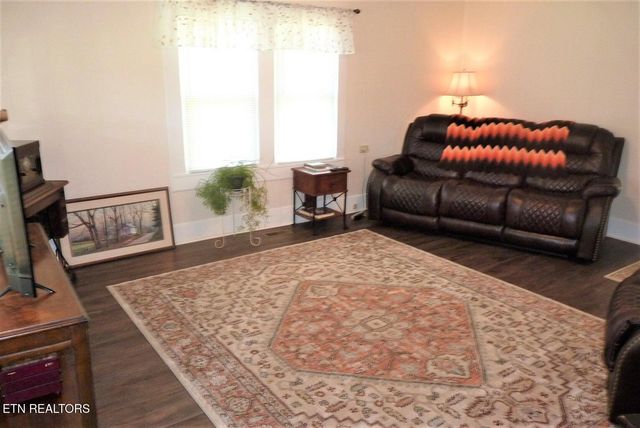 191 Walker Ford Rd, Maynardville, TN 37807