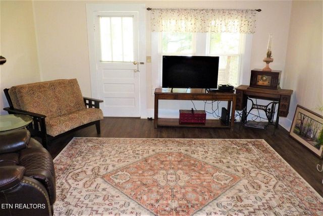 191 Walker Ford Rd, Maynardville, TN 37807