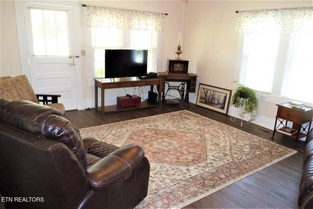 191 Walker Ford Rd, Maynardville, TN 37807