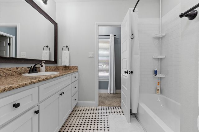 607 S Alamo Street, Weatherford, TX 76086