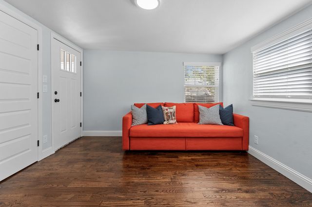 607 S Alamo Street, Weatherford, TX 76086