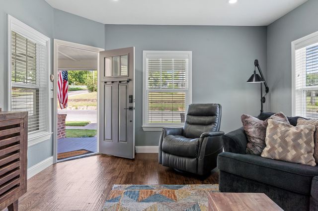 607 S Alamo Street, Weatherford, TX 76086