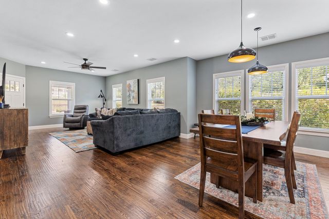 607 S Alamo Street, Weatherford, TX 76086