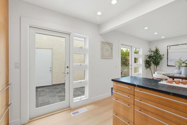 255 Sierra Vista Avenue, Mountain View, CA 94043