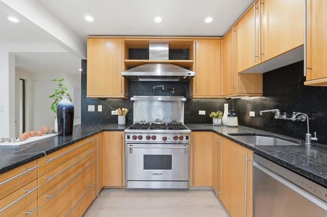 255 Sierra Vista Avenue, Mountain View, CA 94043