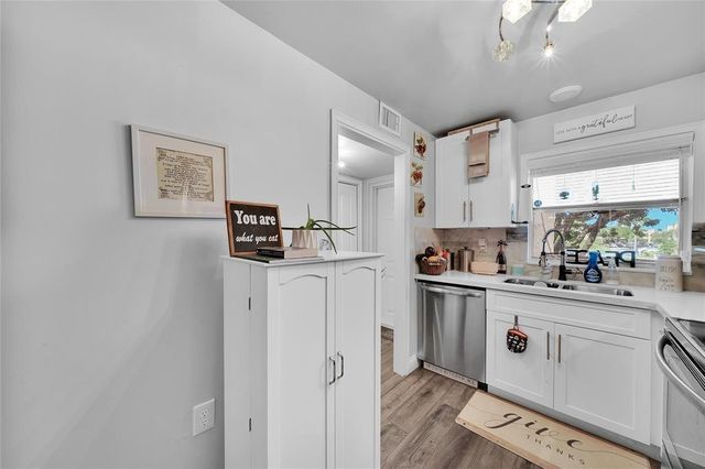 9281 Sunrise Lakes Boulevard 212, Sunrise, FL 33322