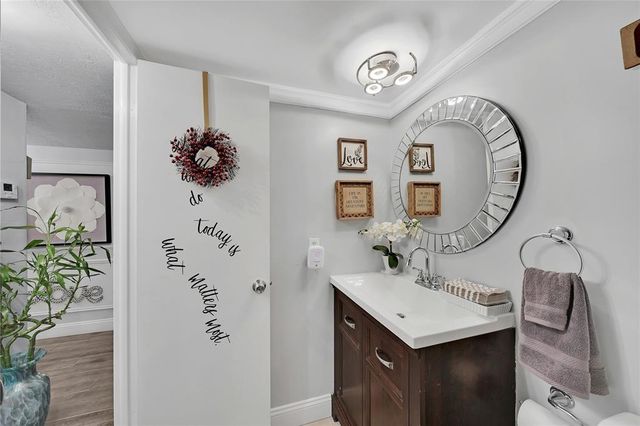 9281 Sunrise Lakes Boulevard 212, Sunrise, FL 33322