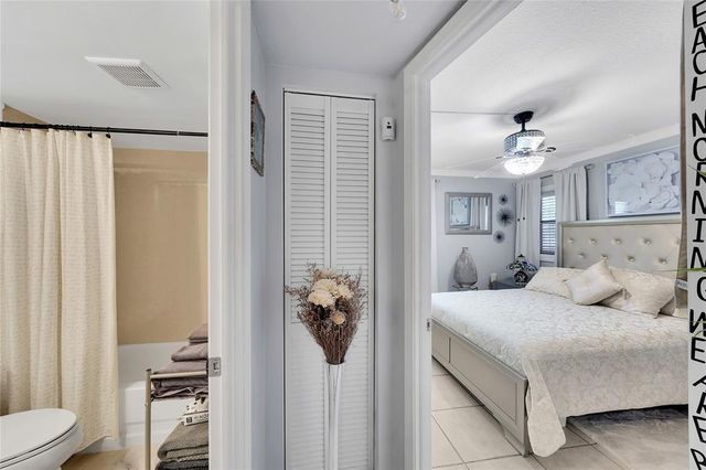 9281 Sunrise Lakes Boulevard 212, Sunrise, FL 33322