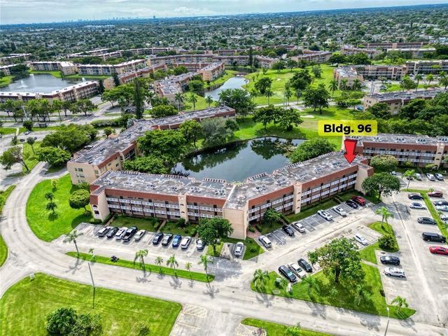 9281 Sunrise Lakes Boulevard 212, Sunrise, FL 33322