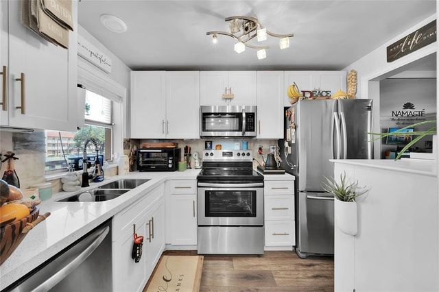 9281 Sunrise Lakes Boulevard 212, Sunrise, FL 33322