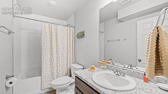 6724 Golden Briar Lane, Colorado Springs, CO 80927