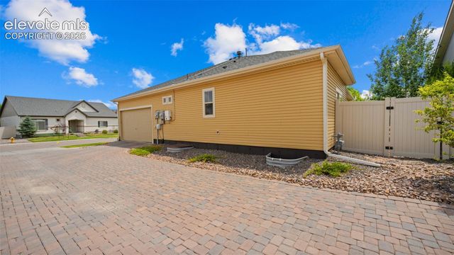 6724 Golden Briar Lane, Colorado Springs, CO 80927