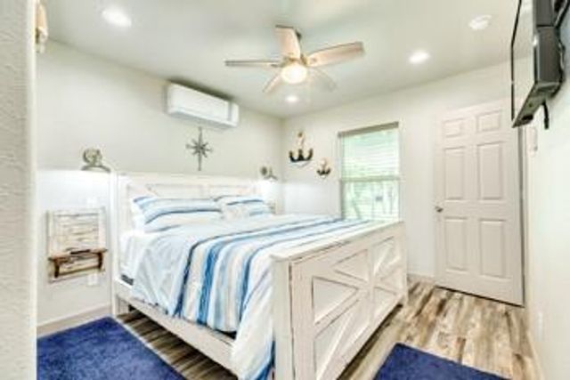 117 Tarpon Avenue, Galveston, TX 77550