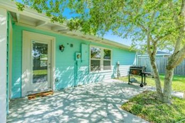 117 Tarpon Avenue, Galveston, TX 77550