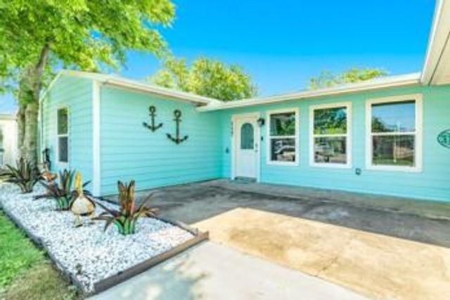 117 Tarpon Avenue, Galveston, TX 77550