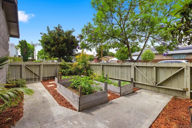 3891 Superba St, San Diego, CA 92113