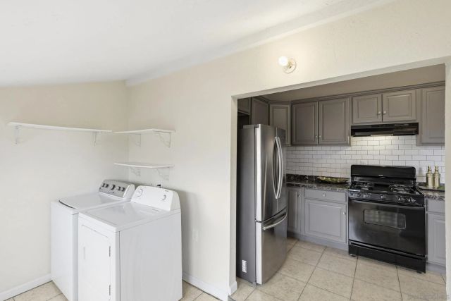3891 Superba St, San Diego, CA 92113