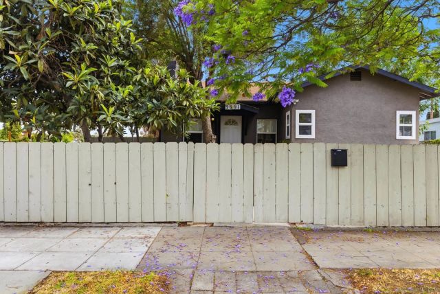 3891 Superba St, San Diego, CA 92113