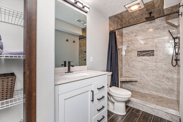908 SE Rene Street, Ankeny, IA 50021