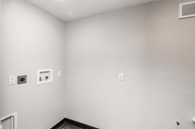 908 SE Rene Street, Ankeny, IA 50021
