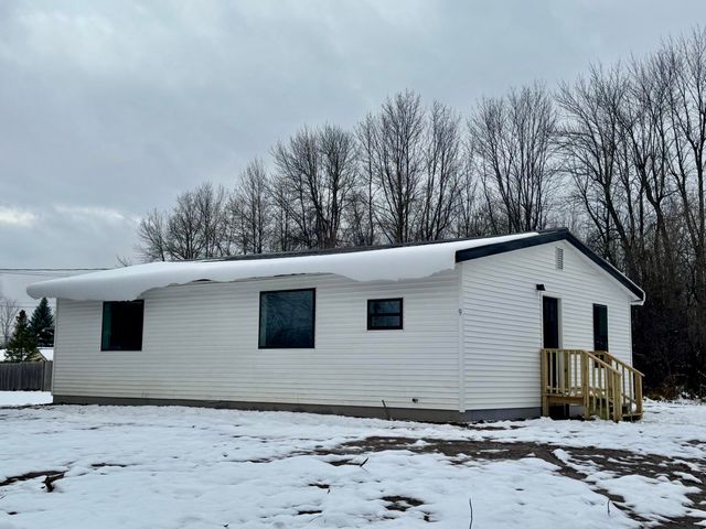 9 Melody Lane, Plattsburgh, NY 12901