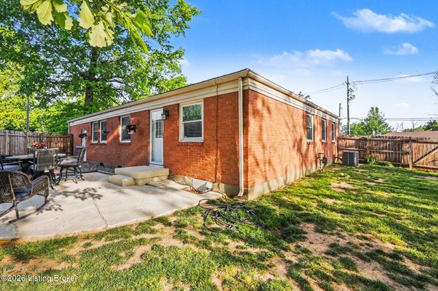 5206 Constance Dr, Louisville, KY 40272