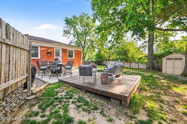 5206 Constance Dr, Louisville, KY 40272