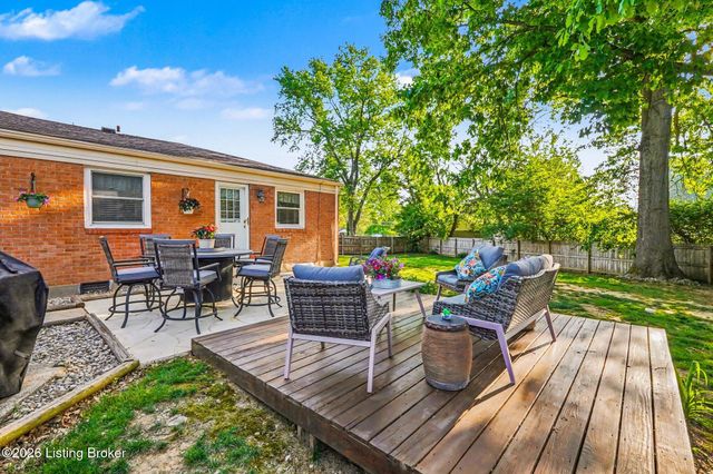5206 Constance Dr, Louisville, KY 40272