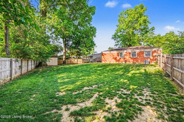 5206 Constance Dr, Louisville, KY 40272