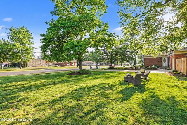 5206 Constance Dr, Louisville, KY 40272