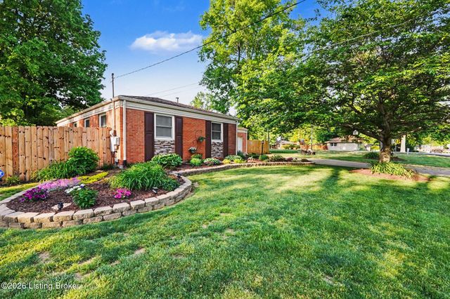 5206 Constance Dr, Louisville, KY 40272
