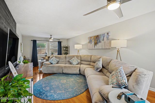 5206 Constance Dr, Louisville, KY 40272