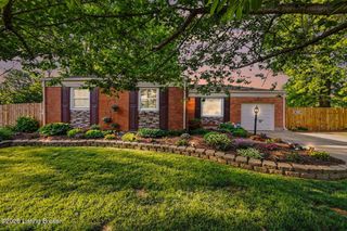 5206 Constance Dr, Louisville, KY 40272