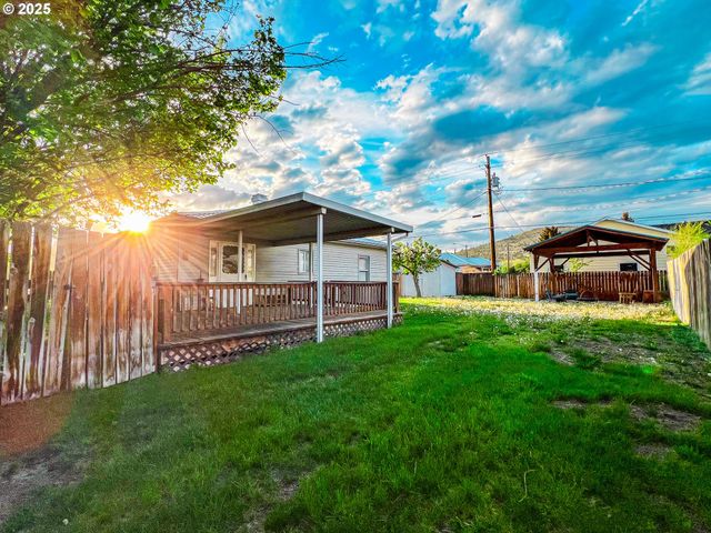 227 Nw 2ND Ave, John Day, OR 97845