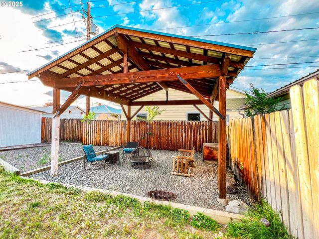 227 Nw 2ND Ave, John Day, OR 97845