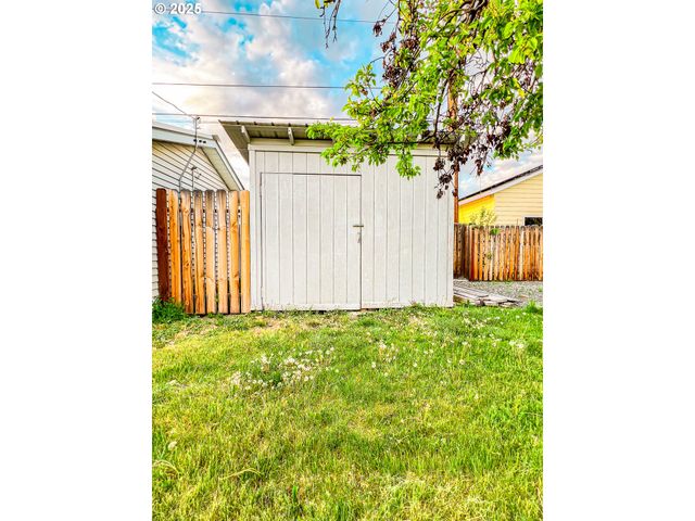 227 Nw 2ND Ave, John Day, OR 97845