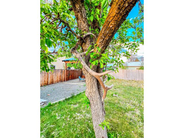 227 Nw 2ND Ave, John Day, OR 97845