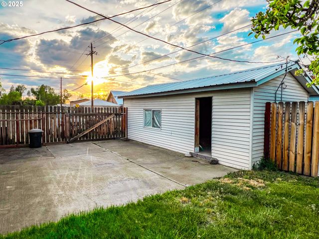 227 Nw 2ND Ave, John Day, OR 97845