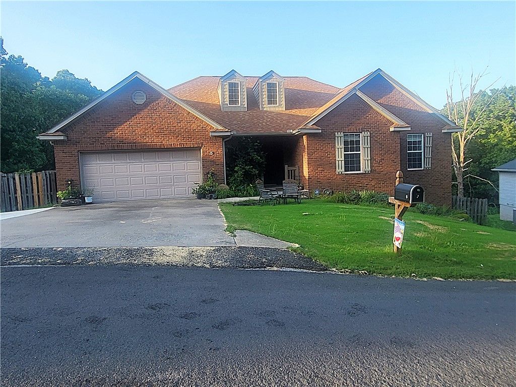 5 Rillington Lane, Bella Vista, AR 72714