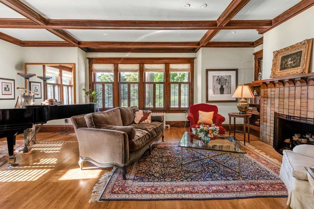 1825 Summit Avenue, Saint Paul, MN 55105